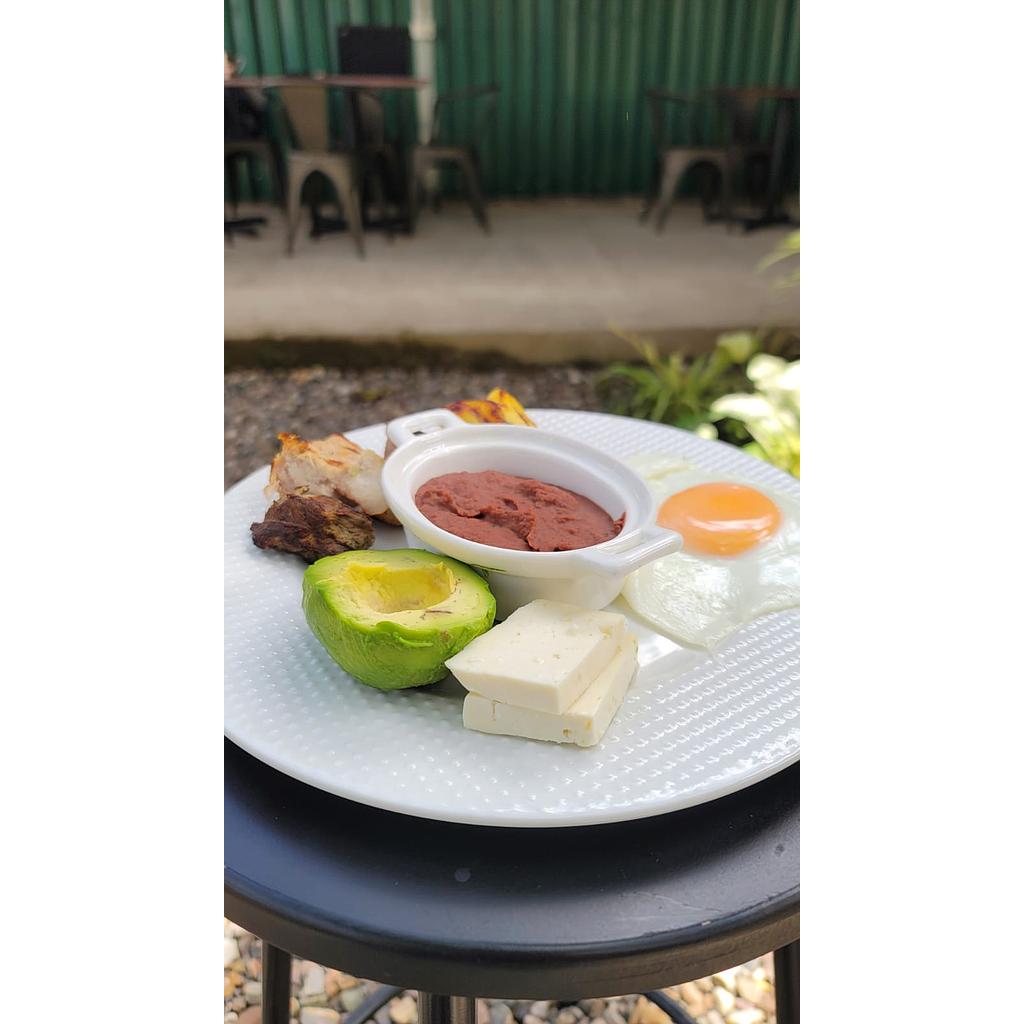 DESAYUNO TIPICO